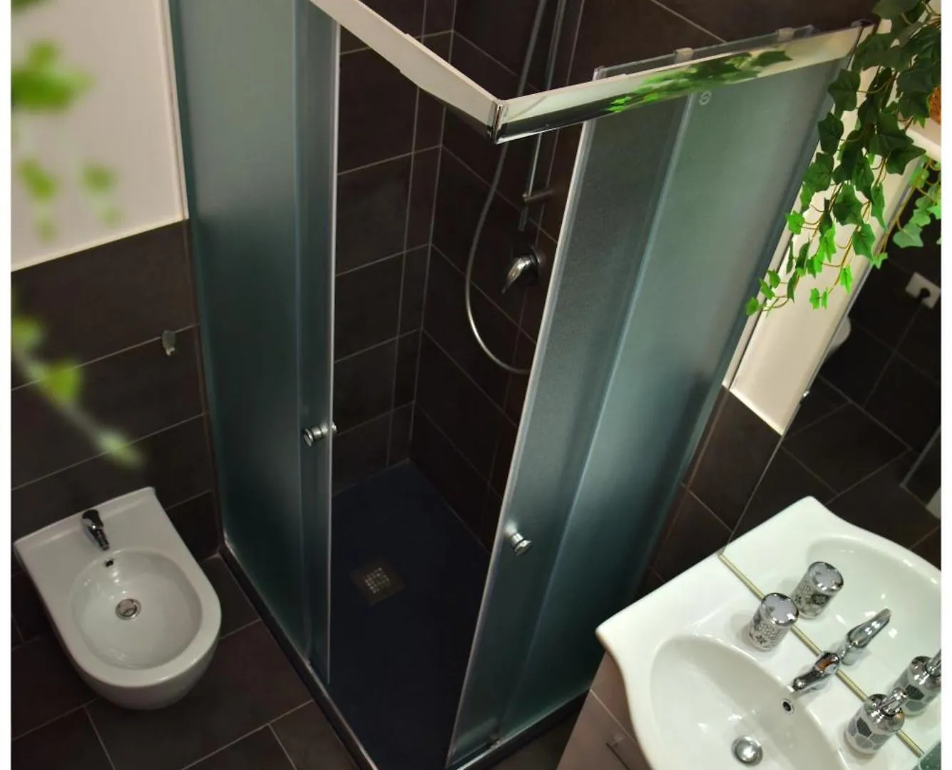Dea Dreams Amendola Fiera Apartment Free Wi-Fi Milan 0*,