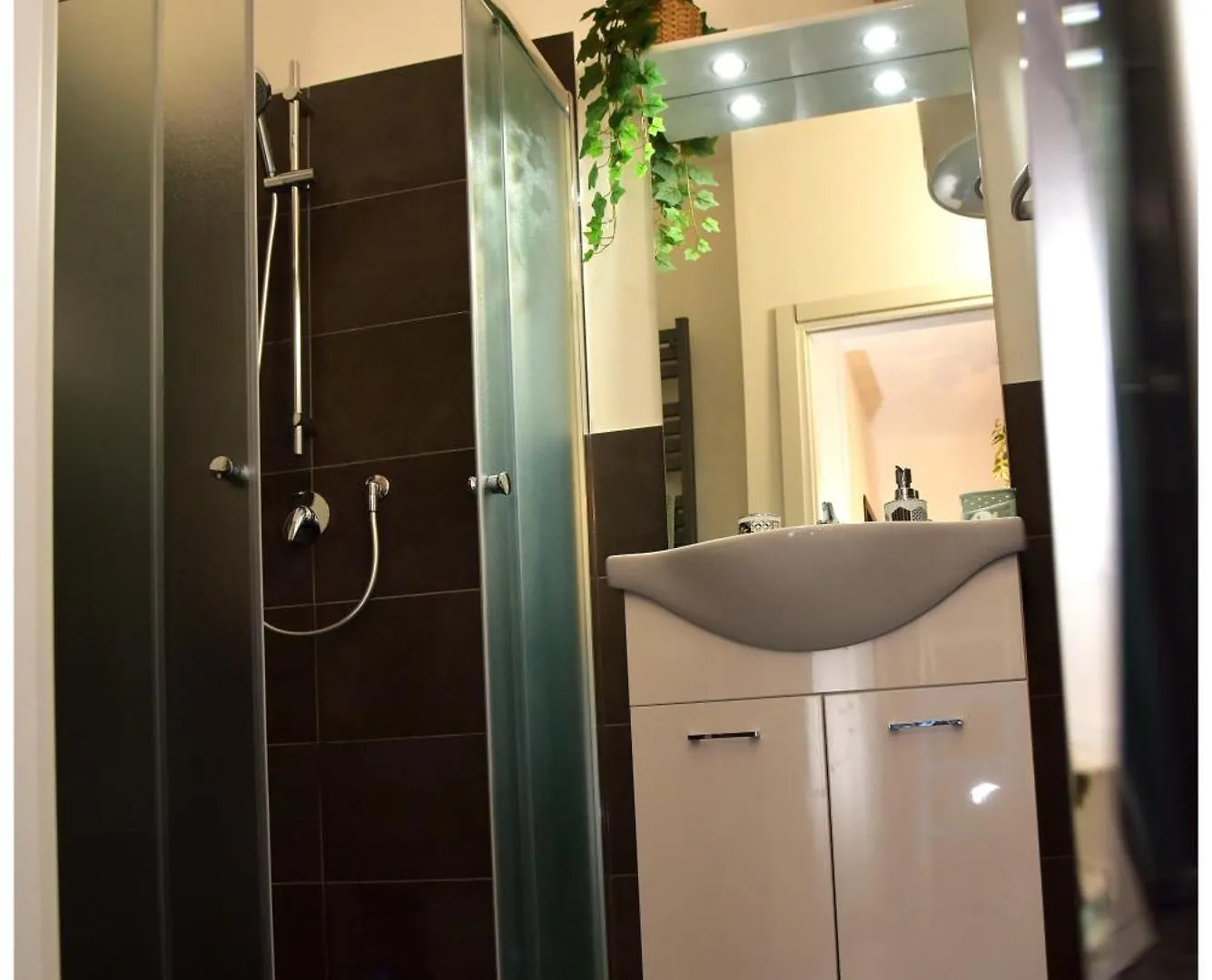 Dea Dreams Amendola Fiera Apartment Free Wi-Fi Milan 0*,