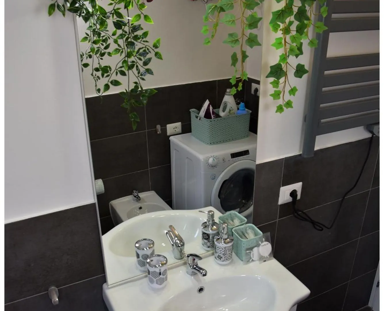 Dea Dreams Amendola Fiera Apartment Free Wi-Fi Milan 0*,  Italy