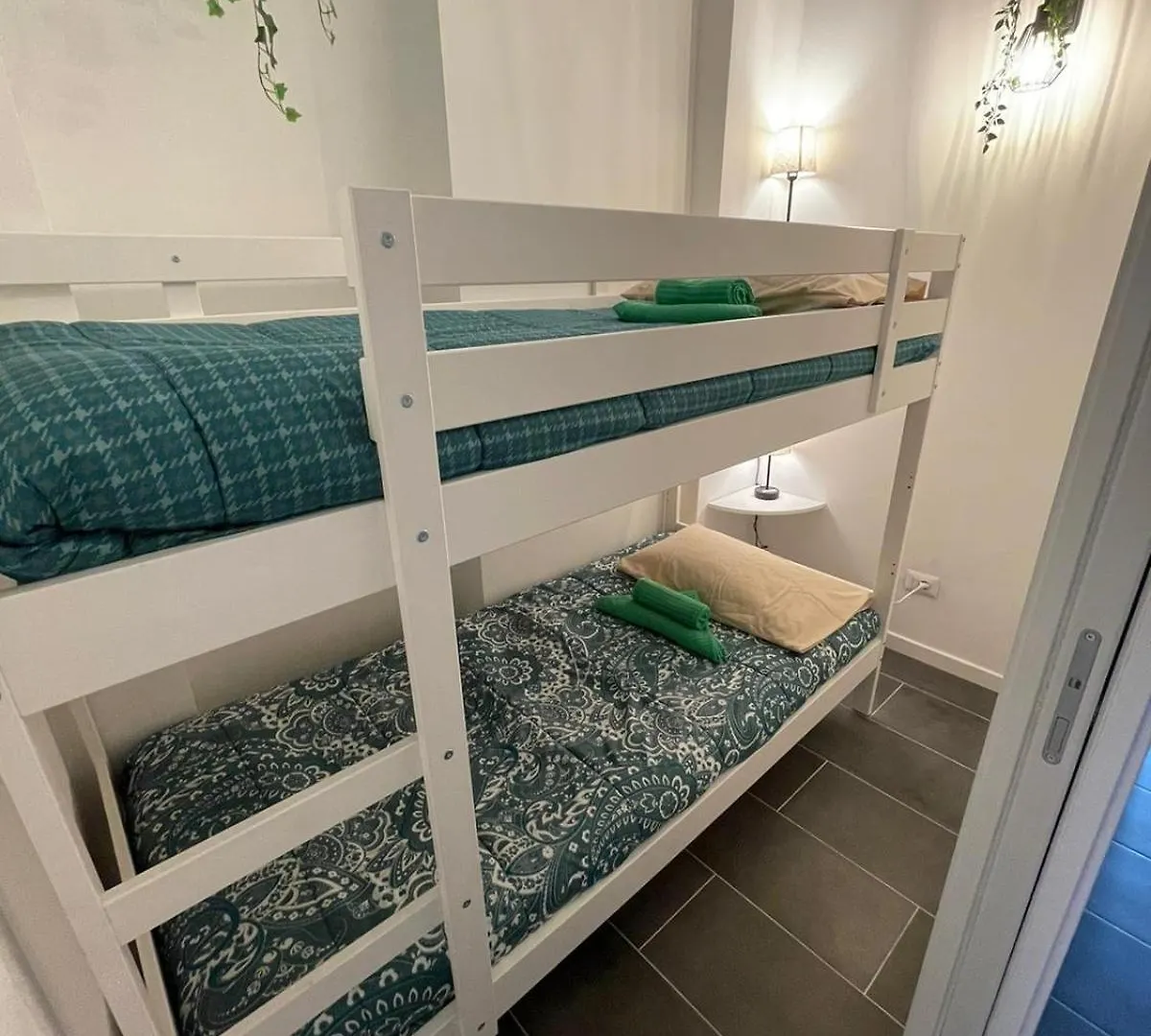 Dea Dreams Amendola Fiera Apartment Free Wi-Fi Milan 0*,